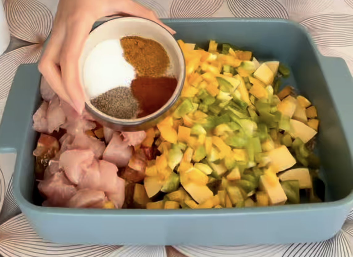 OnePot de riz complet au poulet & légumes (au four) – 4 portions
