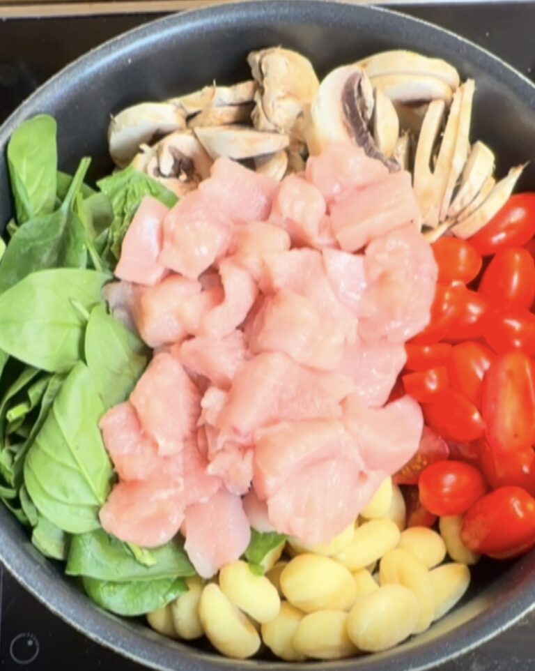 One-pot gnocchis crémeux au poulet & fromage ail & fines herbes